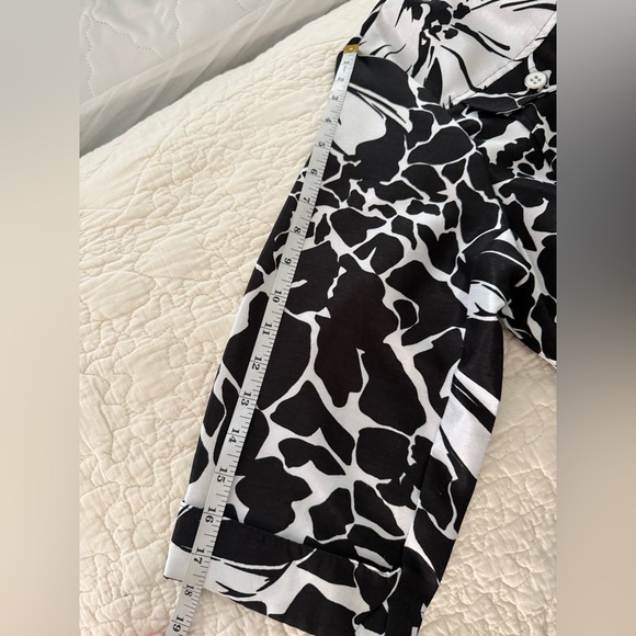 Southern Lady Black & White ButtonUp Shirt faux pockets 3/4 sleeves Petite Large - Picture 11 of 11